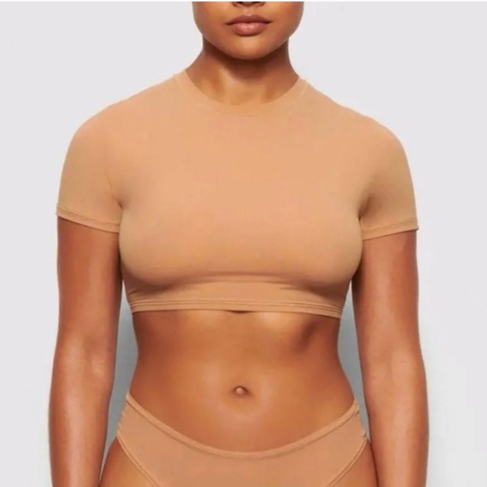 SKIMS Tan Cropped Tee | Size M